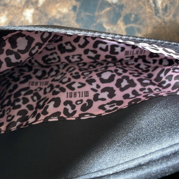 NEW! Milani Black and Gold Cosmetics Makeup Travel Bag - Picture 10 of 13